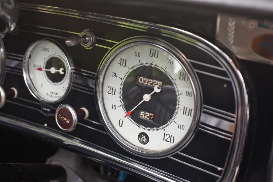 Панель приборов Auburn 851 SC Speedster 1935 года  (фото 84 из 93)